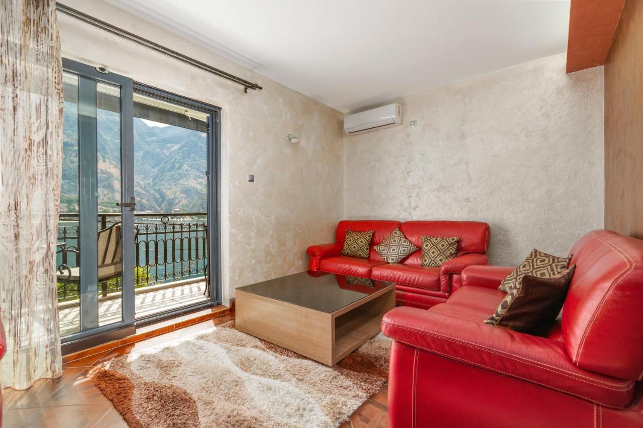 Apartment Dekaderon Lux