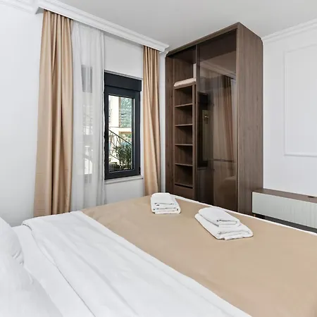 Dekaderon Lux Apartments Котор Екстер'єр фото