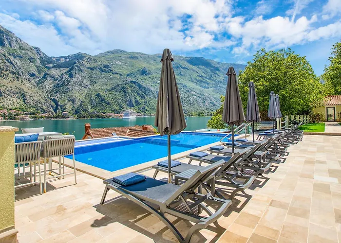 Dekaderon Lux Apartments