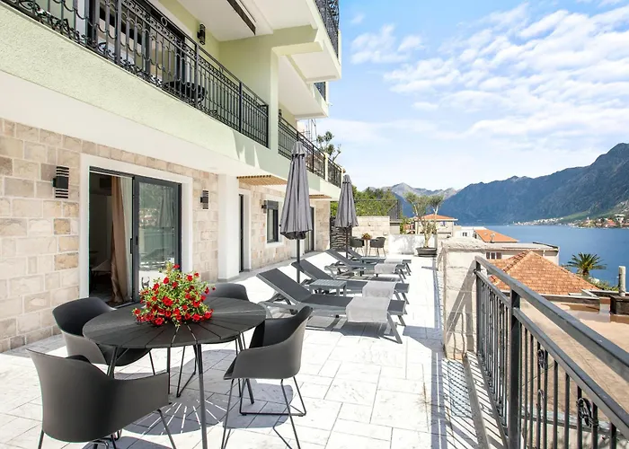 Dekaderon Lux Apartments