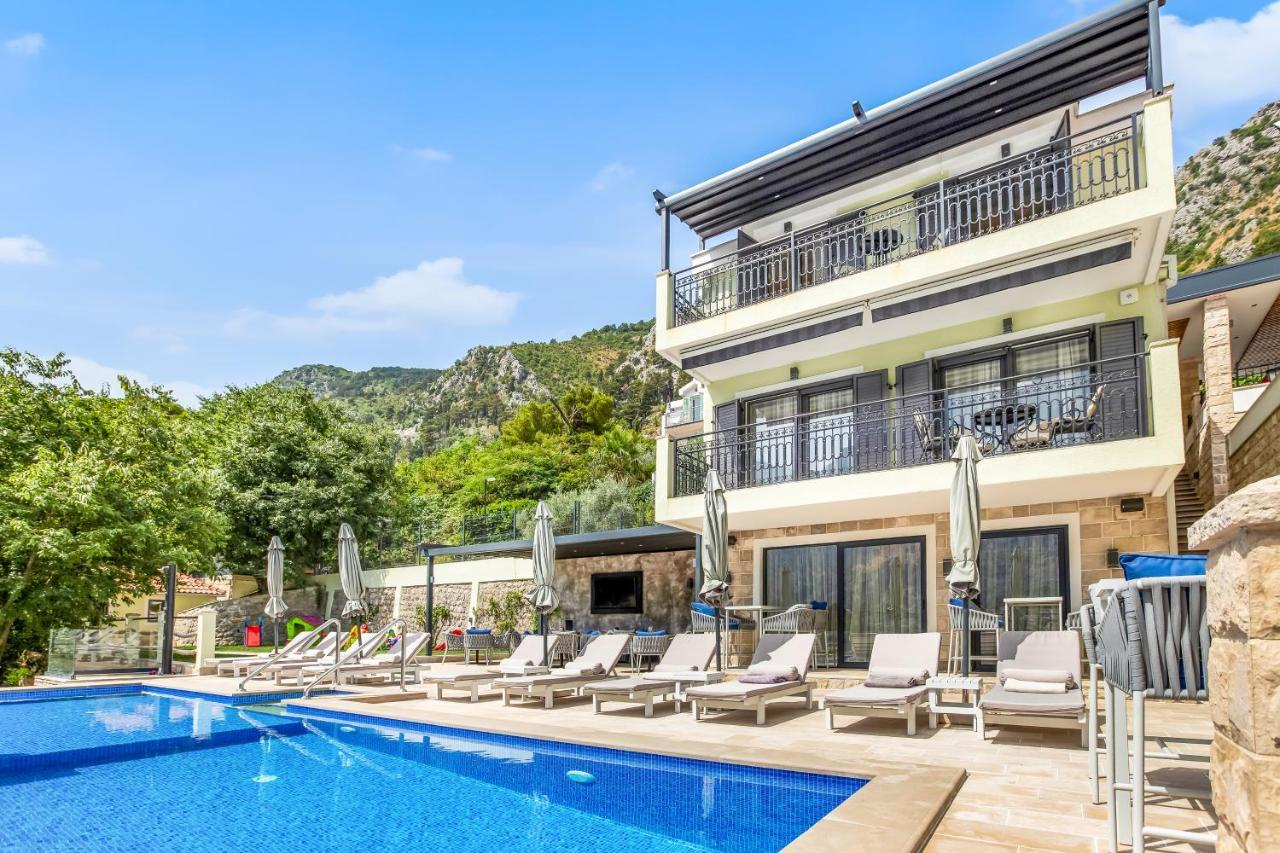 Apartman Dekaderon Lux Kotor