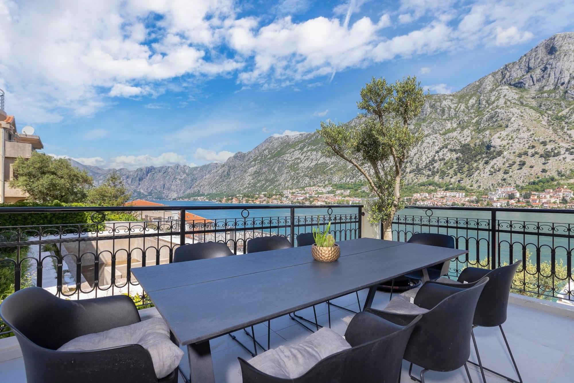 Dekaderon Lux Kotor